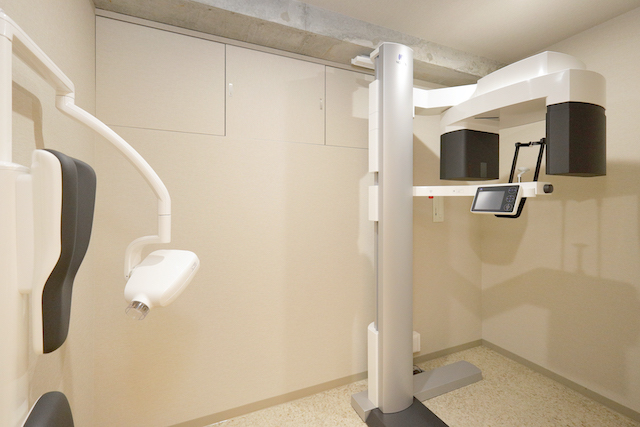 歯科用CTや高倍率の拡大鏡を用いた精度の高い治療を提供